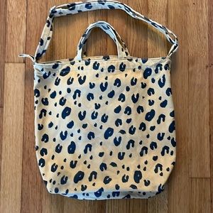 BAGGU Leopard Print Duck Bag with snap closure